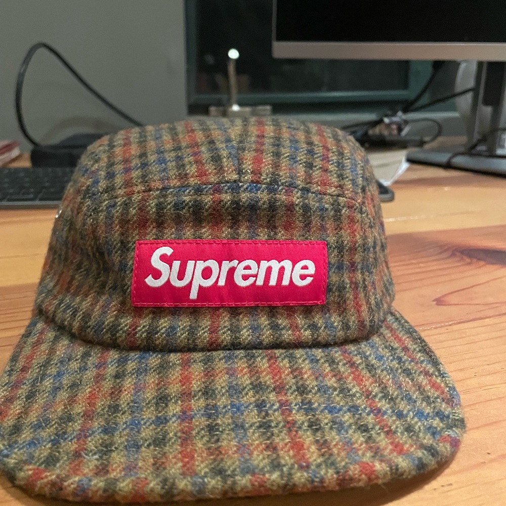 Supreme Hat - Picture 2 of 3